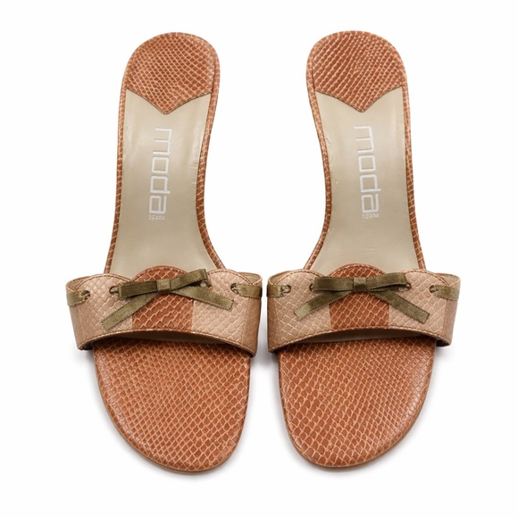 Moda Spana Shoes - 🥿 Moda Spana Wanda Snake Embossed Bow Slide Heels Taupe 9 🐍✨